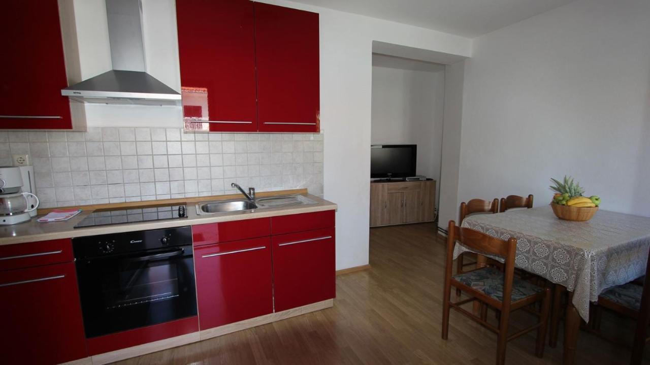 Apartments Grzetic Malinska Buitenkant foto